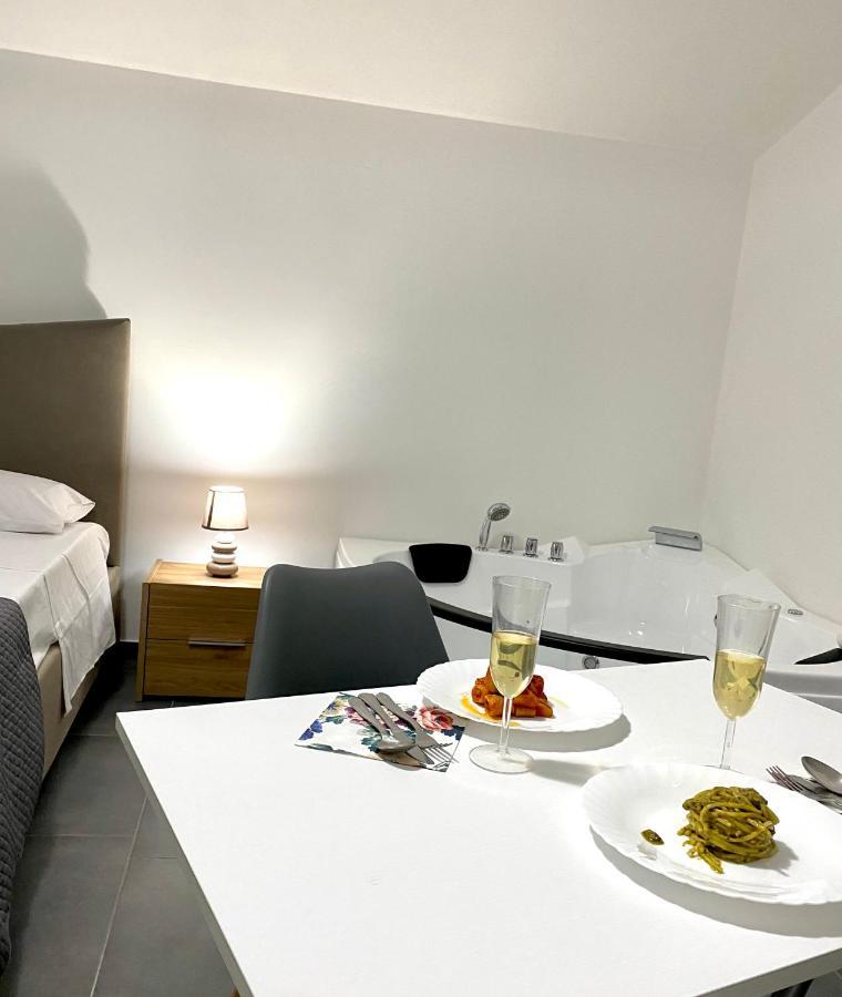 Habitat Luxury Suites Белона Екстериор снимка